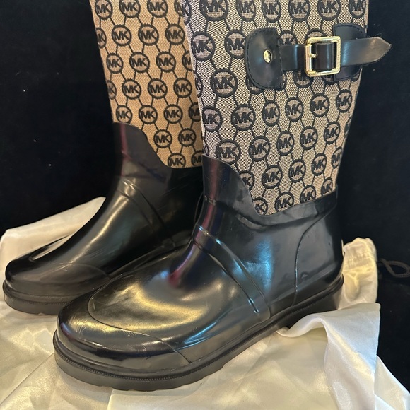 Michael Kors Black and Brown Winter Rain Boots Gorgeous Boot - Picture 2 of 9